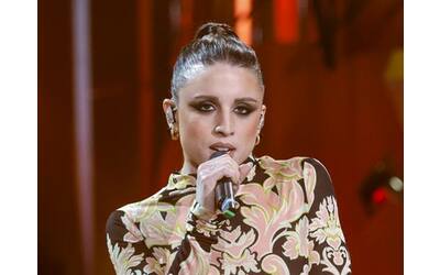 angelina mango taglia di 8 secondi il brano la noia per l eurovision song contest