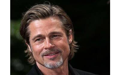 Brad Pitt compie 60 anni: i lavori prima di diventare famoso, gli infortuni sul set, l’amore (finito) con Angelina Jolie, 9 segreti
