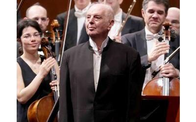 Daniel Barenboim: «Sfido la mia malattia per dirigere alla Scala. La musica un’arma di pace»