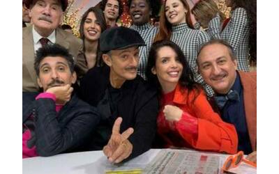 Fiorello, vocale (a sorpresa) di Piersilvio Berlusconi a «VivaRai2»: «Vieni gratis a Canale 5 se non controprogrammiamo Sanremo? Parlo con Maria»