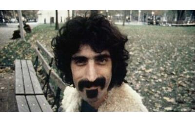 Frank Zappa moriva 30 anni fa, storia del genio matto (ma non troppo) che...