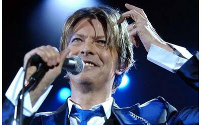 Si prese a pugni con Axl Rose, quando ridicolizzò Celentano: 5 personaggi che odiava David Bowie