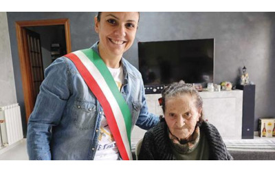 Dalla Slovenia alla Sardegna, a 98 anni, per votare alle regionali: il viaggio di Mercede Porcu