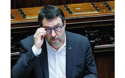 Sfiducia a Salvini e Santanchè, cosa è successo ieri: il governo diserta l’Aula e l’opposizione non schiera i leader