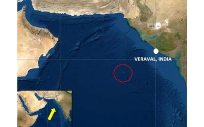 Attacco a una petroliera nell’Oceano indiano, l’ombra dell’Iran. La minaccia di Teheran: «Chiudere il Mediterraneo»