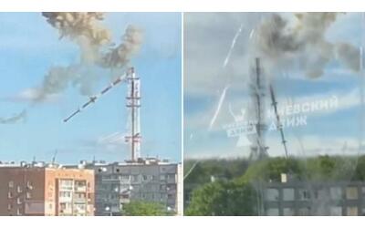 Attacco russo colpisce la torre della televisione a Kharkiv, in Ucraina: in...