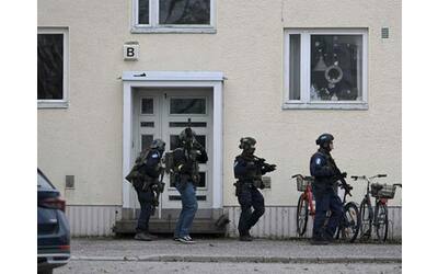 finlandia sparatoria in una scuola a vantaa tre feriti minorenni arrestato il responsabile 13enne