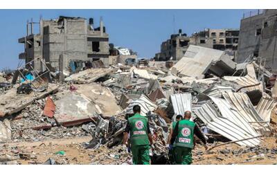 Fosse comuni negli ospedali di Gaza e Khan Yunis, l’Onu chiede...