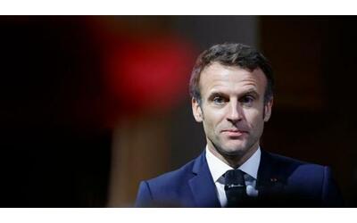 Francia, via libera del Senato all’aborto in Costituzione. Macron: «Mi...