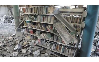 Gaza City, distrutta la biblioteca pubblica: «Qui venivano i bambini»