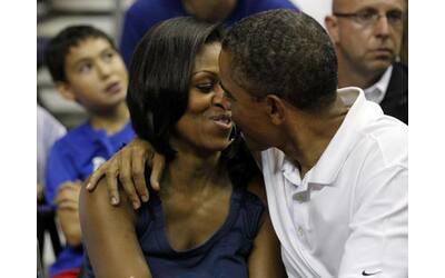 Gli auguri di Barack Obama alla moglie via social: «Ecco come sono i 60 anni»