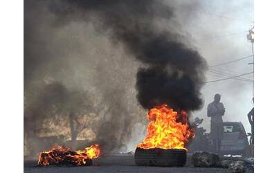 Gli italiani nell’inferno di Haiti: «Carceri svuotate, il Paese è in mano alle bande armate»