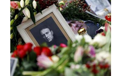 il corpo di navalny reso alla madre yulia putin lo insulta da morto