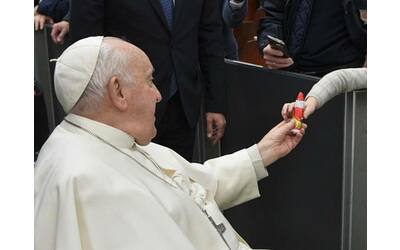 Il Papa alla Curia: la differenza non è tra progressisti e conservatori, ma...