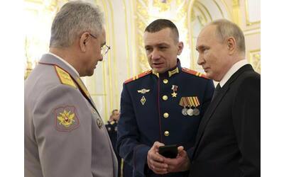 L’eterno Putin si ricandida: un annuncio casuale in mezzo ai soldati