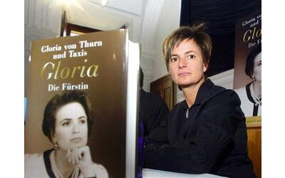 La svolta della principessa Gloria Thurn und Taxis. Dal look punk al sostegno ai razzisti