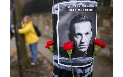 «Mani legate e bocca tappata: hanno ucciso Navalny con il gelo e le torture»