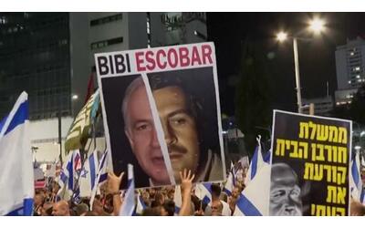 Migliaia in piazza a Tel Aviv: la folla chiede nuove elezioni e il rilascio degli ostaggi