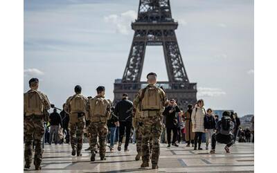 olimpiadi di parigi 2024 esclusi 800 addetti alla sicurezza tra di loro islamisti radicali ed ecologisti