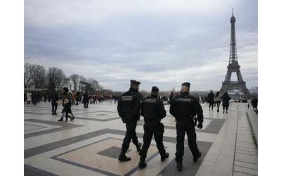 Parigi, chi è il terrorista dell’attacco di sabato: «Ho seguito...