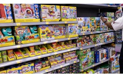 Stati Uniti, Hasbro licenzia 1100 dipendenti: si comprano sempre meno giocattoli tradizionali
