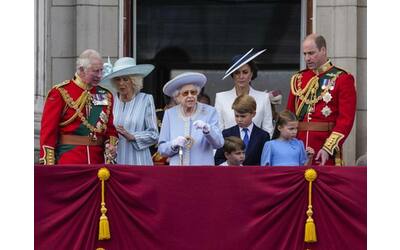 Stiamo assistendo alla dissoluzione della famiglia reale britannica?
