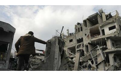 Trentamila persone, otto scuole, un ambulatorio: il campo di Al Maghazi, colpito a Natale dalle bombe israeliane