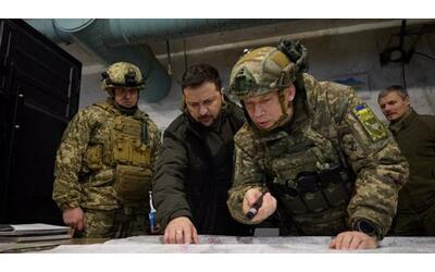 Ucraina, è l’ora delle faide: Zelensky licenzia il capo delle forze...