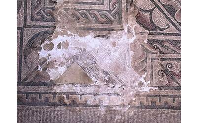 i mosaici di piazza armerina esplode lo scandalo i ritardi e i rattoppi