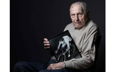 Charles Coste, il centenario ex ciclista francese torna alle Olimpiadi come...