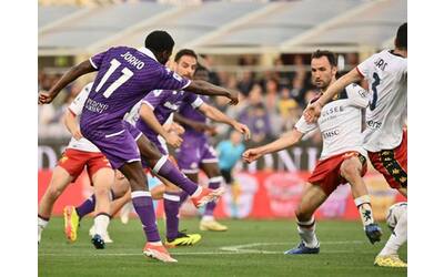Fiorentina-Genoa finisce 1-1, gol di Gudmundsson e Ikoné