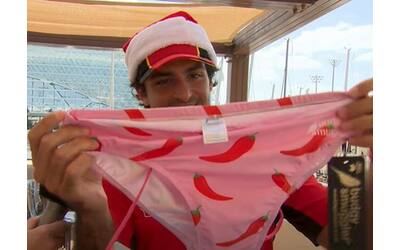 Il Natale dei piloti di F1 con il Secret Santa: da Leclerc ad Alonso che cosa si sono regalati