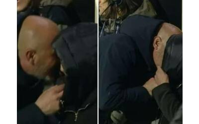 Italiano (Fiorentina): corsa ( e bacio?) a Vanessa Leonardi di Sky dopo la vittoria con il Viktoria Plzen: cosa si sono detti