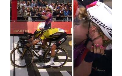 Lorena Wiebes esulta troppo presto alla Amstel Gold Race donne: Marianne Vos...