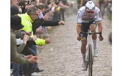 Mathieu van der Poel vince la Parigi-Roubaix 2024: secondo trionfo di fila,...
