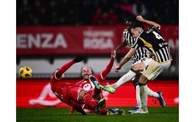 Monza-Juventus risultato 1-2: gol di Rabiot, Carboni e Gatti, bianconeri di nuovo in testa davanti all'Inter