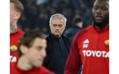 mourinho roma rischio esonero chi sta con l allenatore l ipotesi de rossi
