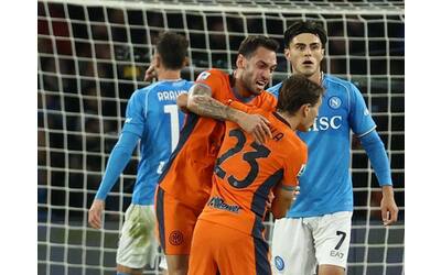 Napoli-Inter risultato 0-3: gol di Calhanoglu, Barella e Thuram