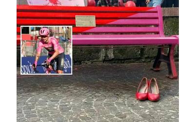 scarpetta rossa partner del giro d italia 2024 contro la violenza sulle donne