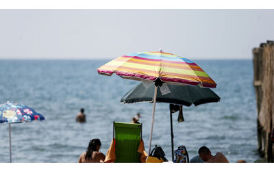 prove d estate nel weekend da ostia a fregene spiagge prese d assalto
