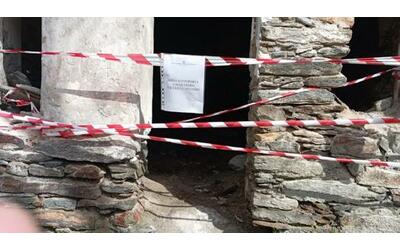 Aosta, la ragazza morta con ferite da taglio: il giallo del corpo nell’ex chiesetta del villaggio disabitato