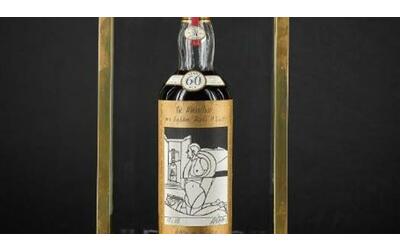 bottiglia di whisky venduta per 2 5 milioni di euro la pi cara di sempre