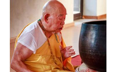 comiso per la pagoda e il monaco buddista torna la pace nuova strada d accesso