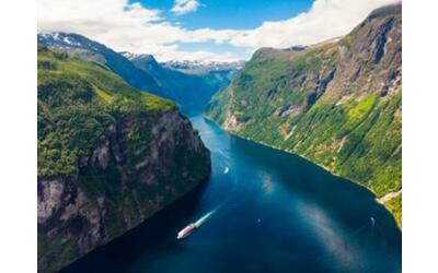Fiordi, cascate, foreste: dopo Copenaghen, in navigazione nel nord della Norvegia