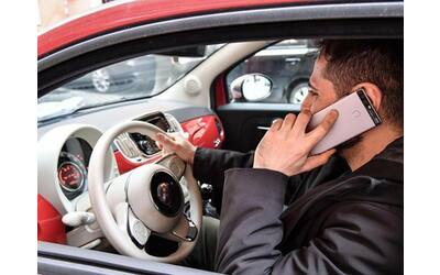 incidenti in 10 anni i guidatori senza patente hanno provocato 3mila morti il numeri di chi guida con il cellulare