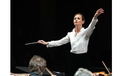 Palermo, criticarono la direttrice Beatrice Venezi: sospesi (e senza stipendio) tre professori d’orchestra