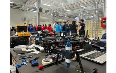 scenario post terremotola sinergia tra studentiper un dialogo drone robot