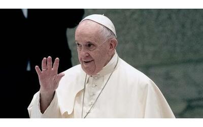 Vaticano: «Non si neghi la comunione alle ragazze madri»