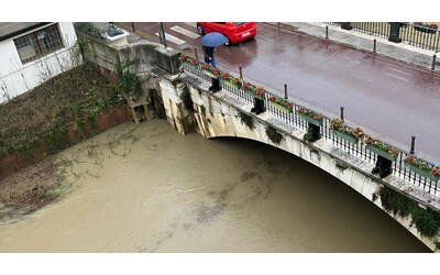 A Vicenza scuole e tangenziale chiuse per il maltempo, allerta per i fiumi. Il sindaco: “La situazione è critica”