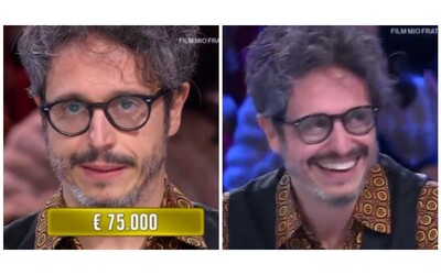 Affari Tuoi, Luca vince 75 mila euro e commuove il pubblico con la sua storia: “Mia mamma soffre di Alzheimer, ma ogni giorno mi chiede di portarle dei soldi”